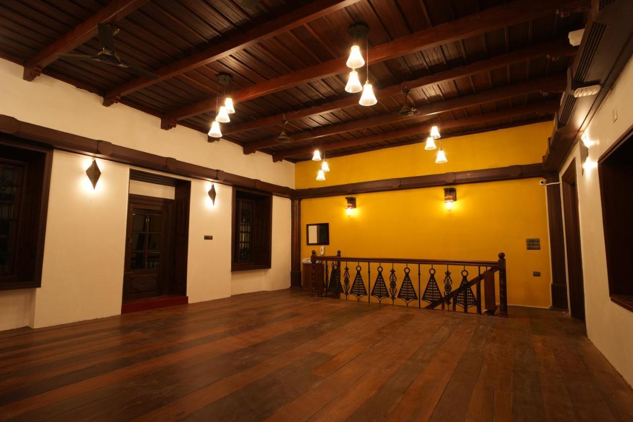 Готель The Sunset Bay Fort Kochi Екстер'єр фото