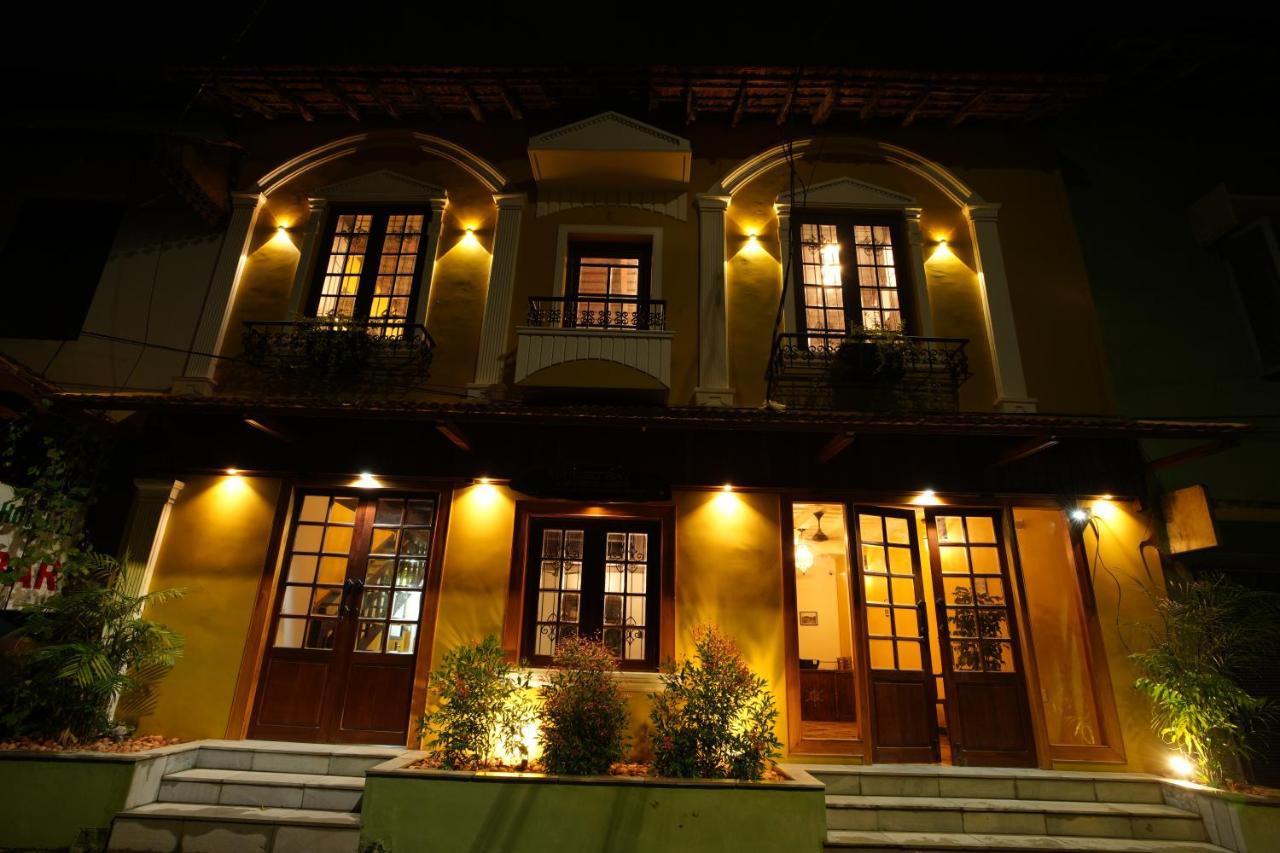 Готель The Sunset Bay Fort Kochi Екстер'єр фото